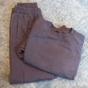 Gap sweat seat purple women’s joggers and cozy crewneck sweatshirt size M Tall